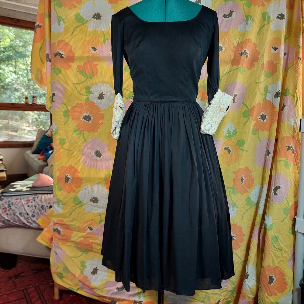 Vintage 1950s Black Dress White Lace Cuffs Built-in Petticoat XS 50s Cocktail
